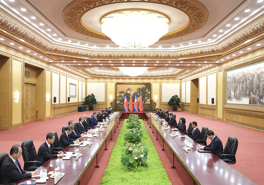 9月4日晚，中共中央總書記、國家主席習近平在北京人民大會堂同來華出席紀念中國人民抗日戰爭暨世界反法西斯戰爭勝利80周年活動的朝鮮勞動黨總書記、國務委員長金正恩舉行會談。